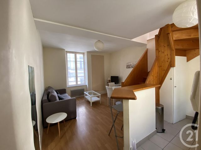 Appartement T2 duplex à louer - 2 pièces - 33.58 m2 - LA ROCHELLE - 17 - POITOU-CHARENTES - Century 21 Agence Du Centre Ville
