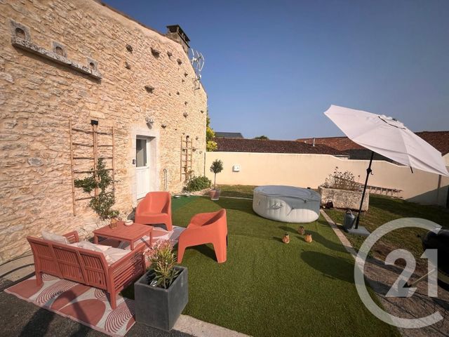 maison à vendre - 6 pièces - 200.0 m2 - BREUIL MAGNE - 17 - POITOU-CHARENTES - Century 21 Agence Du Centre Ville
