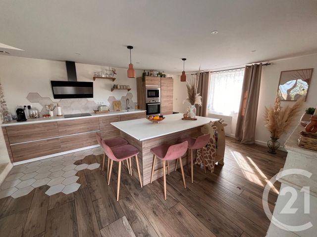 maison à vendre - 6 pièces - 200.0 m2 - BREUIL MAGNE - 17 - POITOU-CHARENTES - Century 21 Agence Du Centre Ville