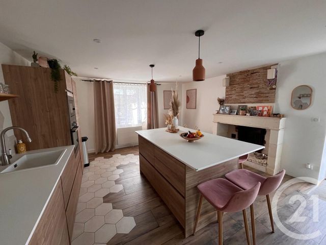 maison à vendre - 6 pièces - 200.0 m2 - BREUIL MAGNE - 17 - POITOU-CHARENTES - Century 21 Agence Du Centre Ville
