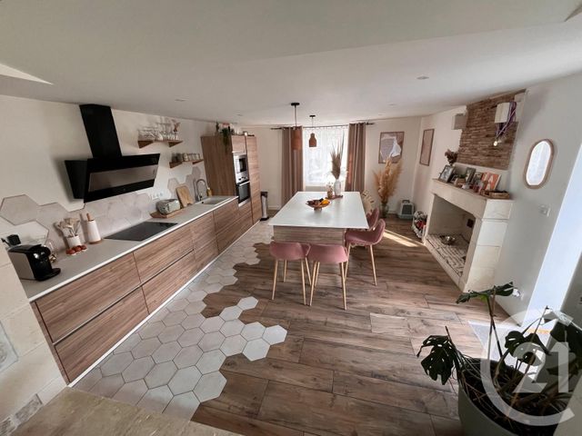 maison à vendre - 6 pièces - 200.0 m2 - BREUIL MAGNE - 17 - POITOU-CHARENTES - Century 21 Agence Du Centre Ville